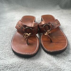 FRYE Riven Saddle Thong Size 7